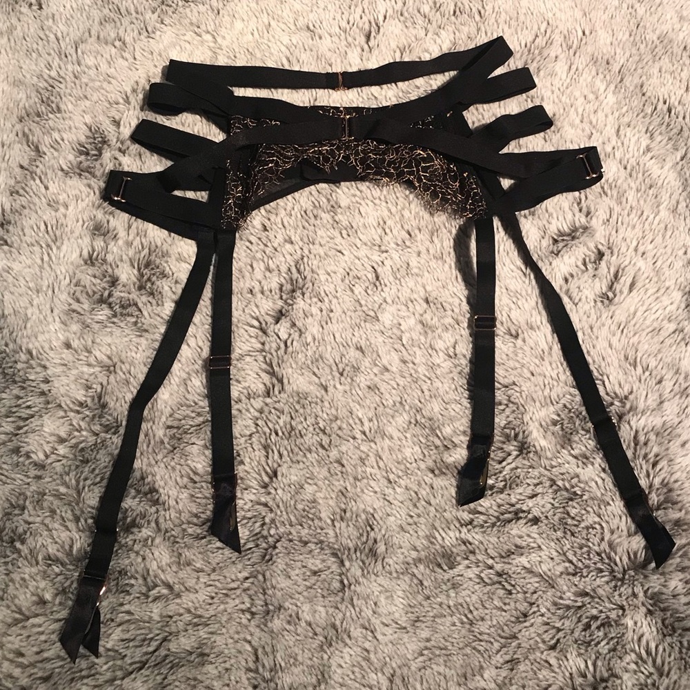Victoria’s Secret Garter Belt